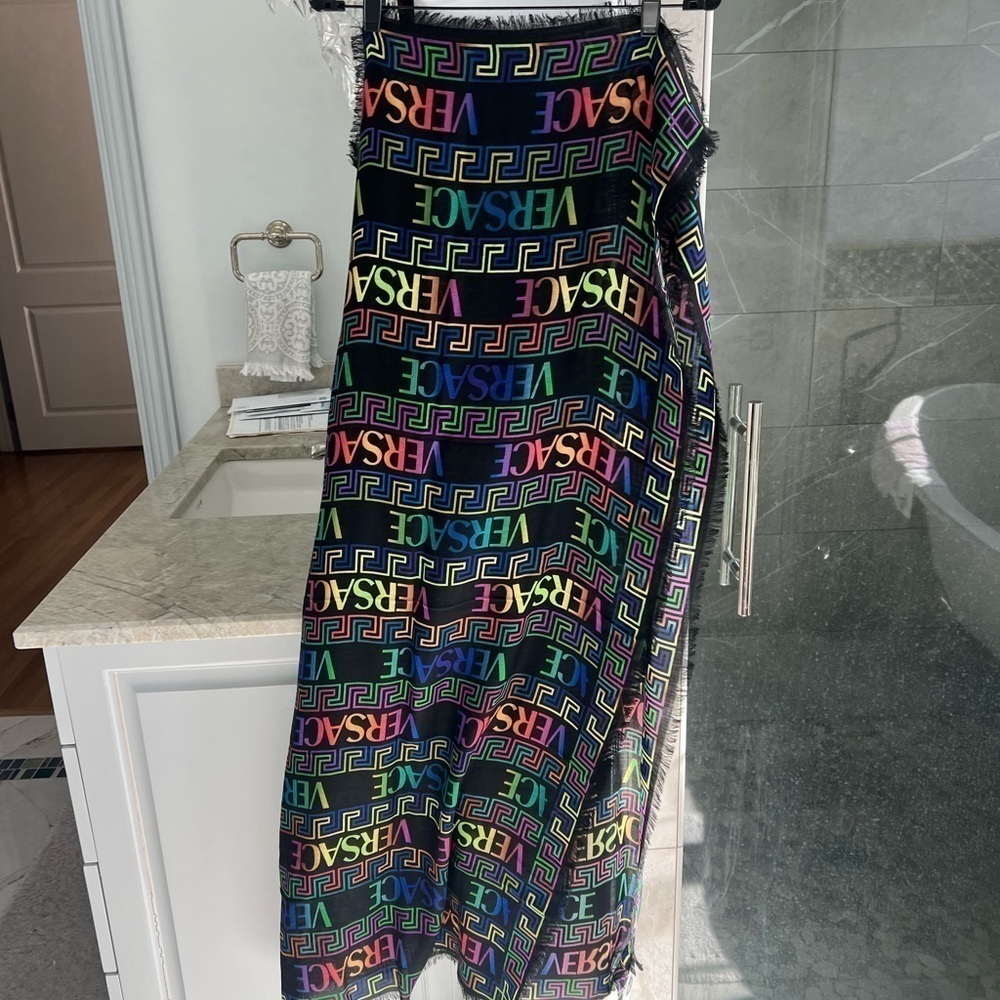 VERSACE Neon Greca Wool Scarf - Picture 9 of 10